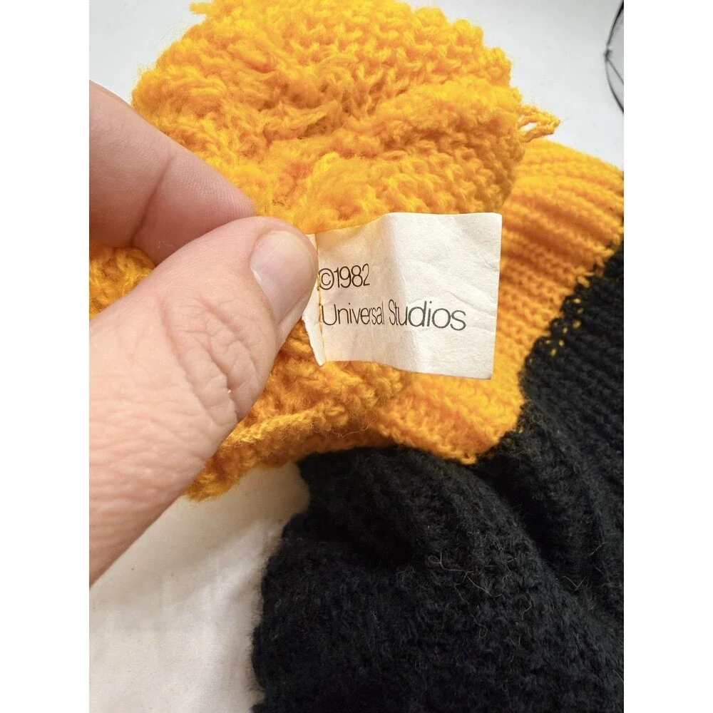 Vintage Style 1982 Universal Studios ET Movie Patch Pom Knitted Beanie Hat
